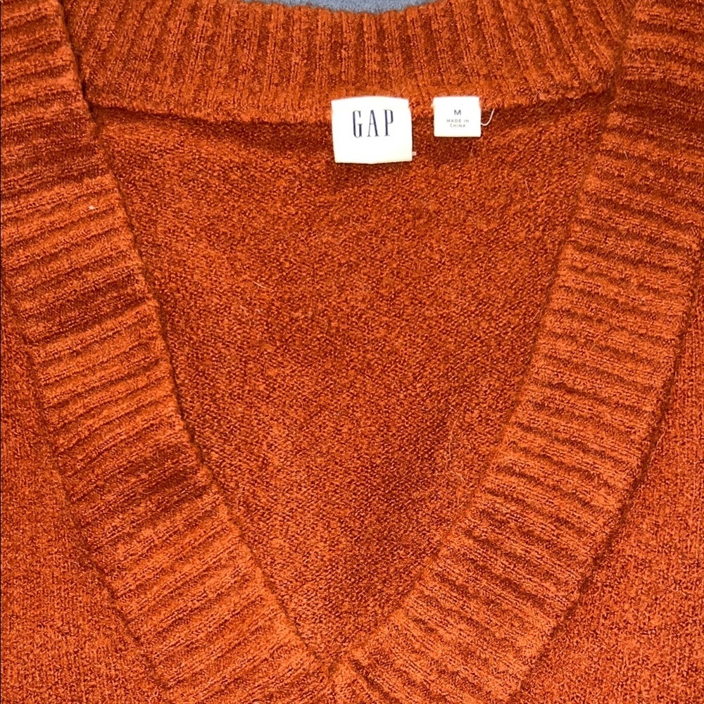 GAP Women's V-Neck Sweater in Rust color - Picture 3 of 7
